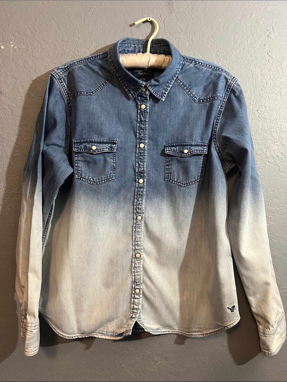 American Eagle Outfitters Blue to Light-Blue Ombre Denim Button-Down Shirt